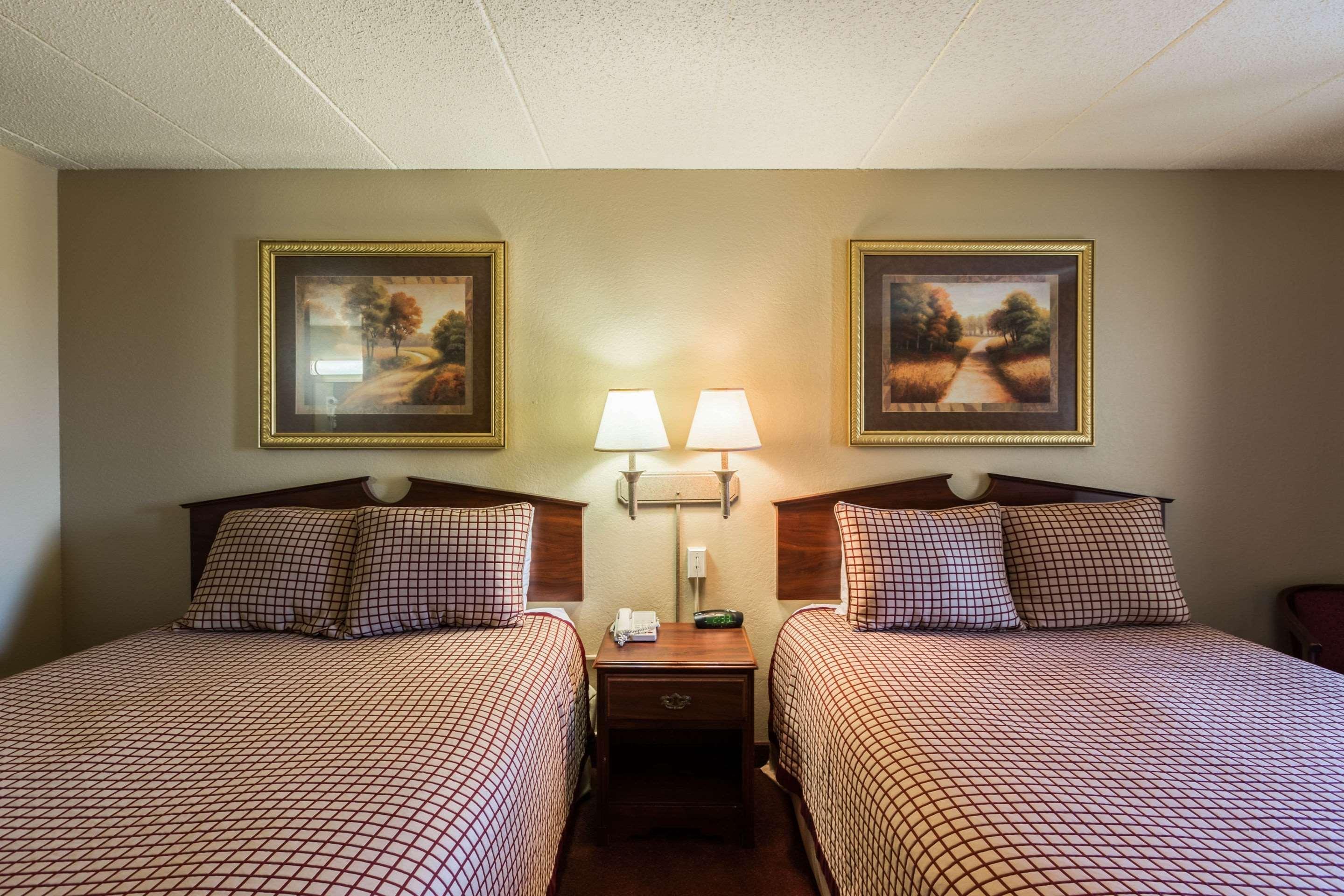 Rodeway Inn Norfolk Bagian luar foto