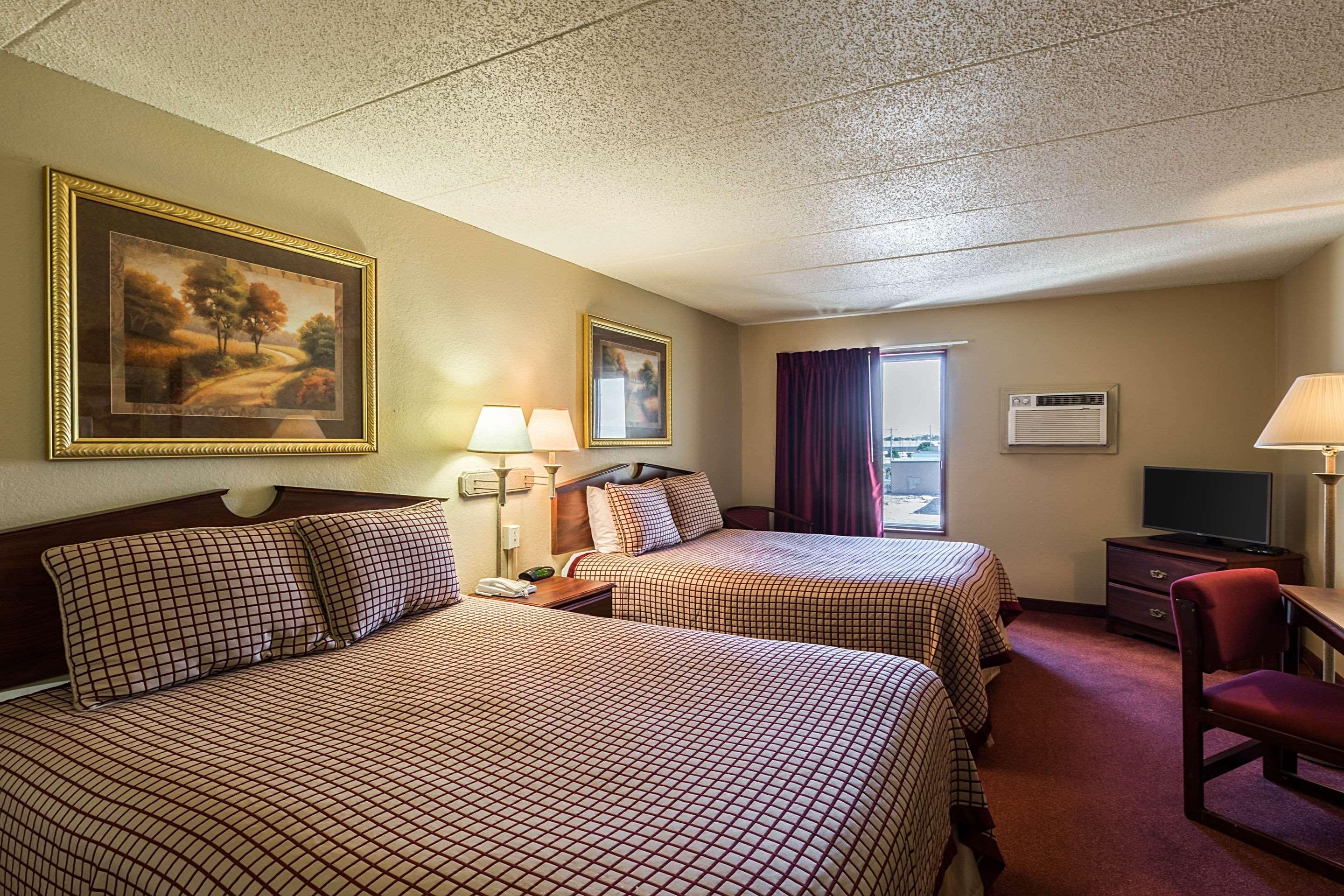Rodeway Inn Norfolk Bagian luar foto