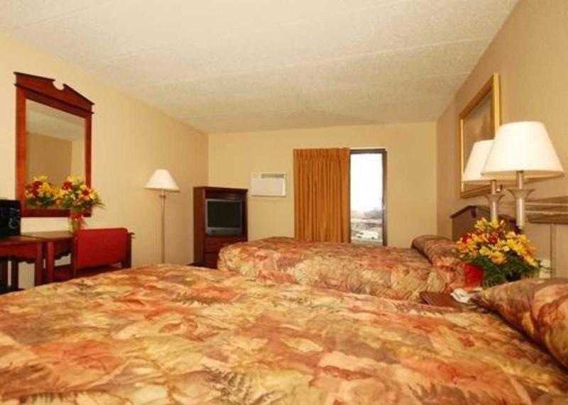 Rodeway Inn Norfolk Bagian luar foto
