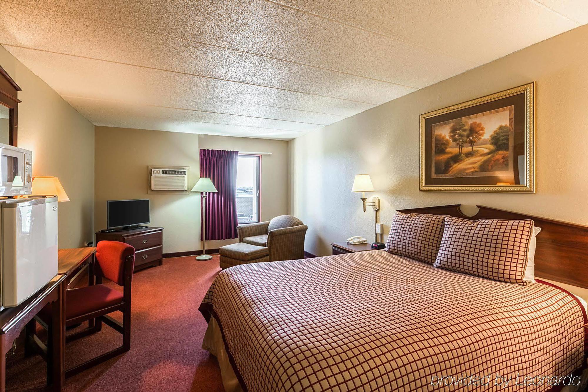 Rodeway Inn Norfolk Bagian luar foto